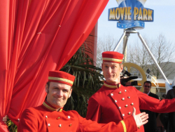 Zu besonderen Anlässen findet man die Pagen in Freizeitparks. Hier Neueröffnung des Movieparks.