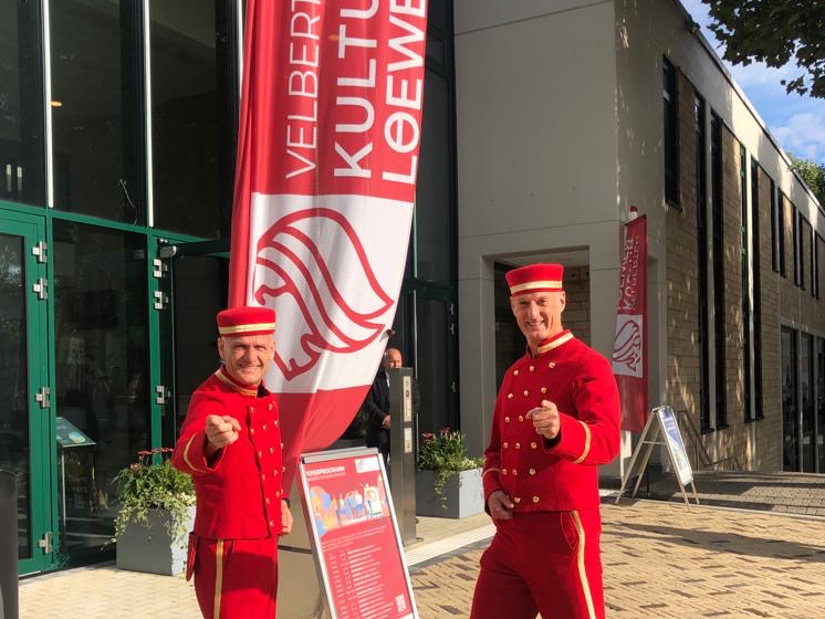 Wiedereröffnung des Forum der Velberter Kulturloewen mit DIE PAGEN Walkact